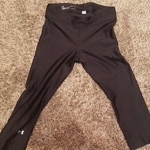 Small womens under armour capris.